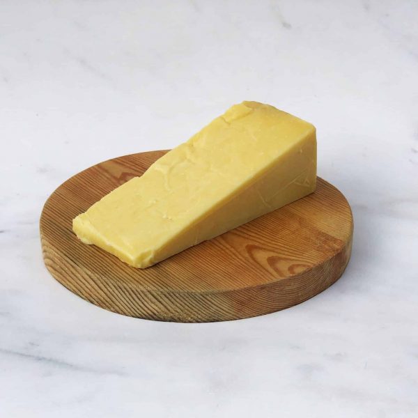 Quicke's Mature Clothbound Cheddar