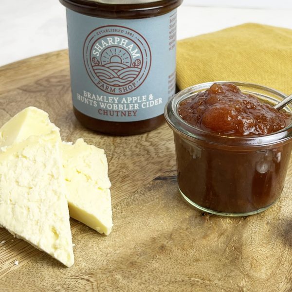 Sharpham Bramley Apple & Hunts Wobbler Cider Chutney with Sharpham Rustic  Close Up